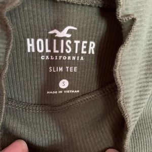 Women’s fitted long sleeve